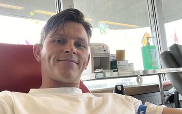 Foto van donor Bram in de donatiestoel